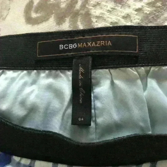 BCBGMaxazria Silk Skirt  Geometric Casual Softcore Blue - Picture 6 of 8